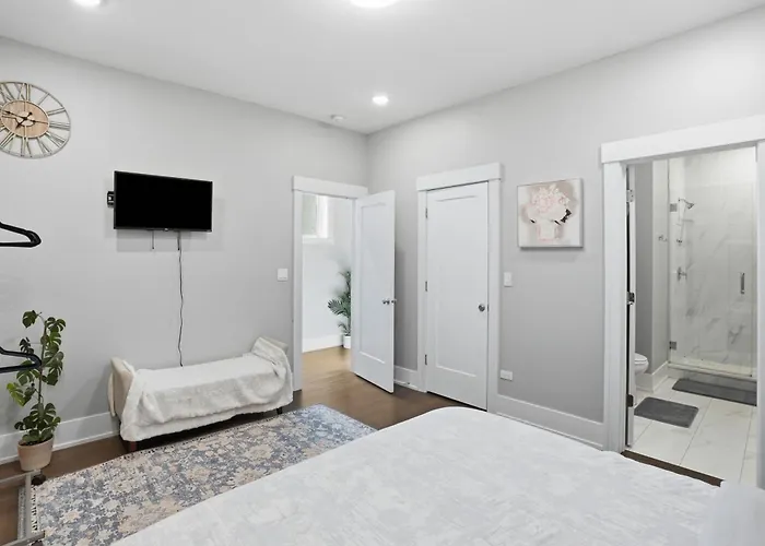 Апартаменты Elegant Oasis 2 Bed 2 Bath Near Downtown And United Center Чикаго