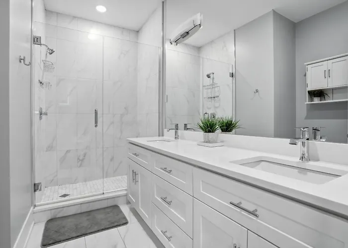 Апартаменты Elegant Oasis 2 Bed 2 Bath Near Downtown And United Center