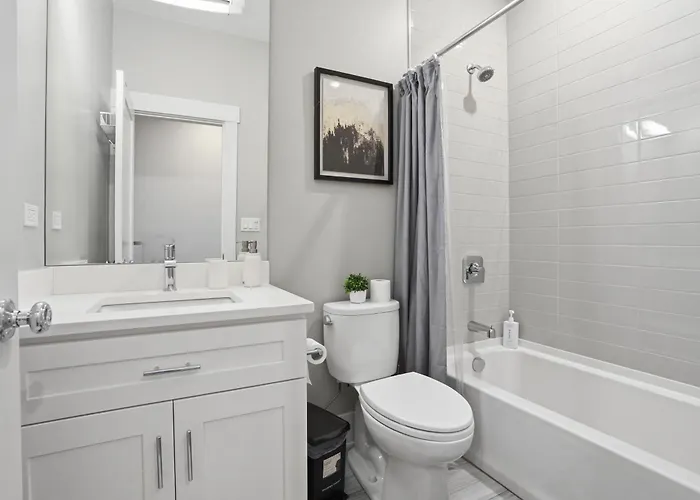 Elegant Oasis 2 Bed 2 Bath Near Downtown And United Center Чикаго
